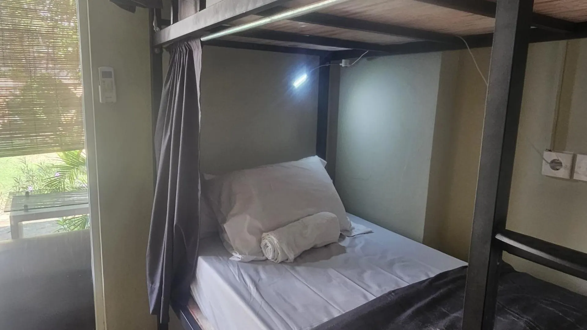 Two Brothers Guesthouse Legian  Hostel Legian (Bali)