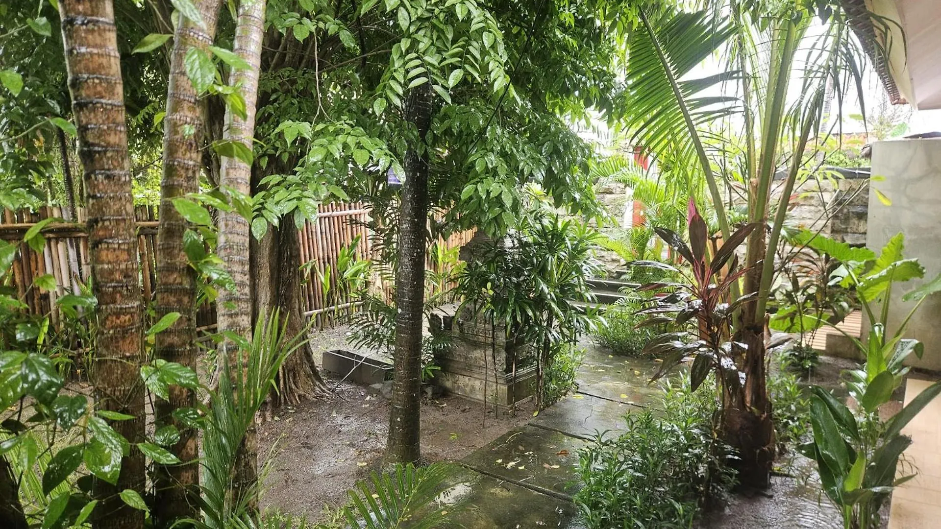 Two Brothers Guesthouse Legian  Legian (Bali)