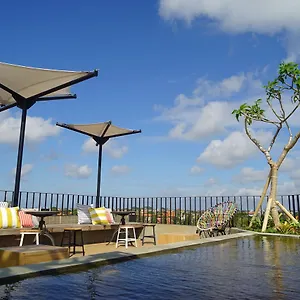  Hostel Borough Capsule Bali
